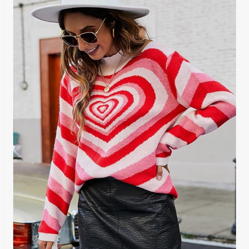 Vibrant Heart Design Sweater in Red and Pink